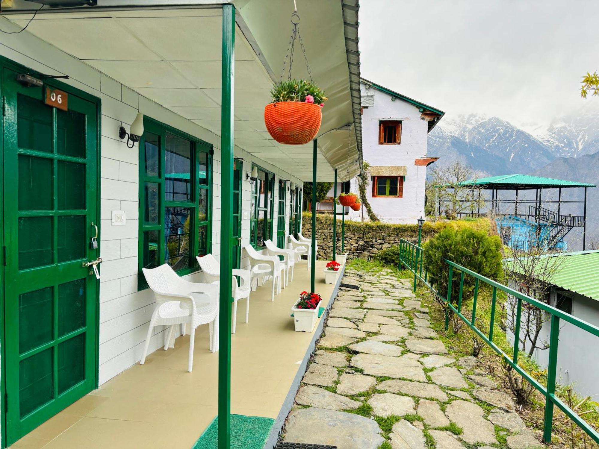 Himalayan High, Auli, By Himalayan Eco Lodges Джошимат Экстерьер фото